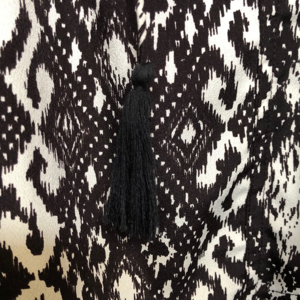 ⭐️ 2/$25 ⭐️ American eagle  blouse - Picture 3 of 3